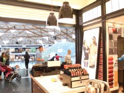 Bobbi Brown 